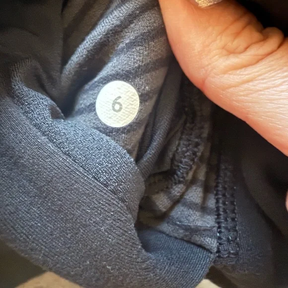 Lululemon Athletica In a Flash sweater - Picture 4 of 6